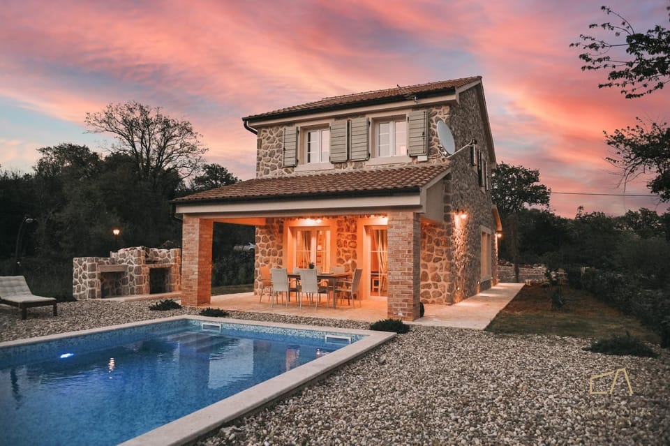 BBQ facilities, Balcony/Terrace, Swimming pool