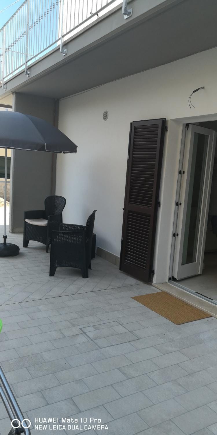 Patio, Facade/entrance