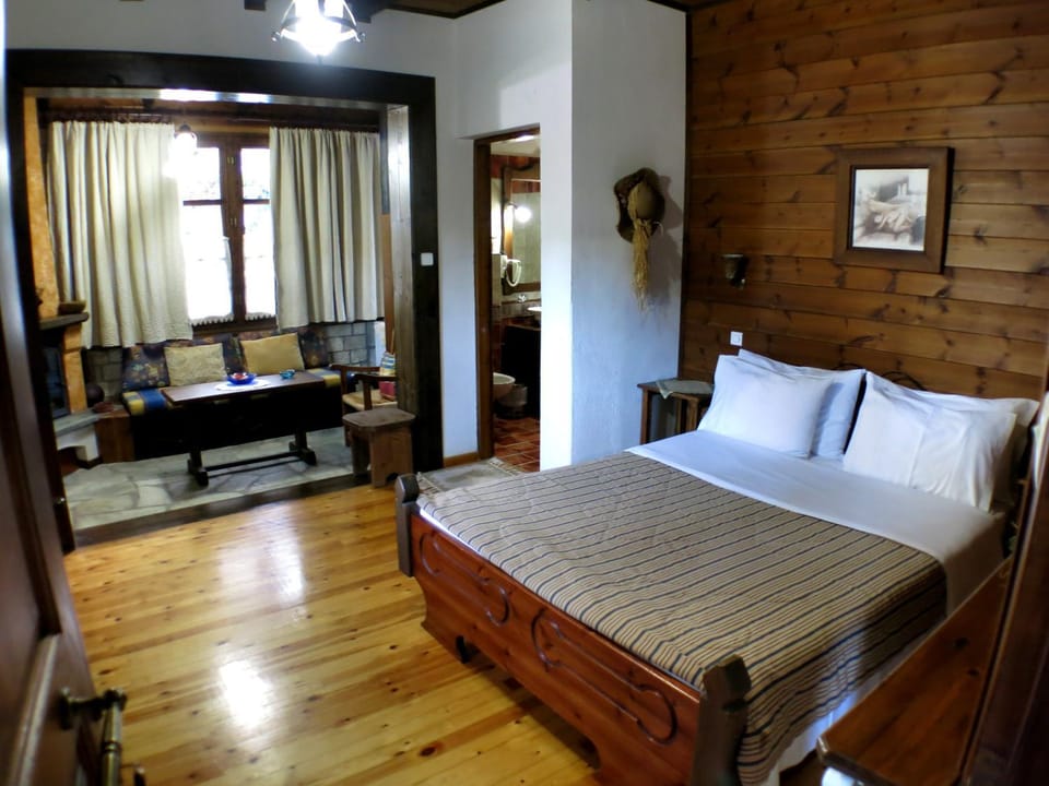 Bed, Photo of the whole room, Decorative detail