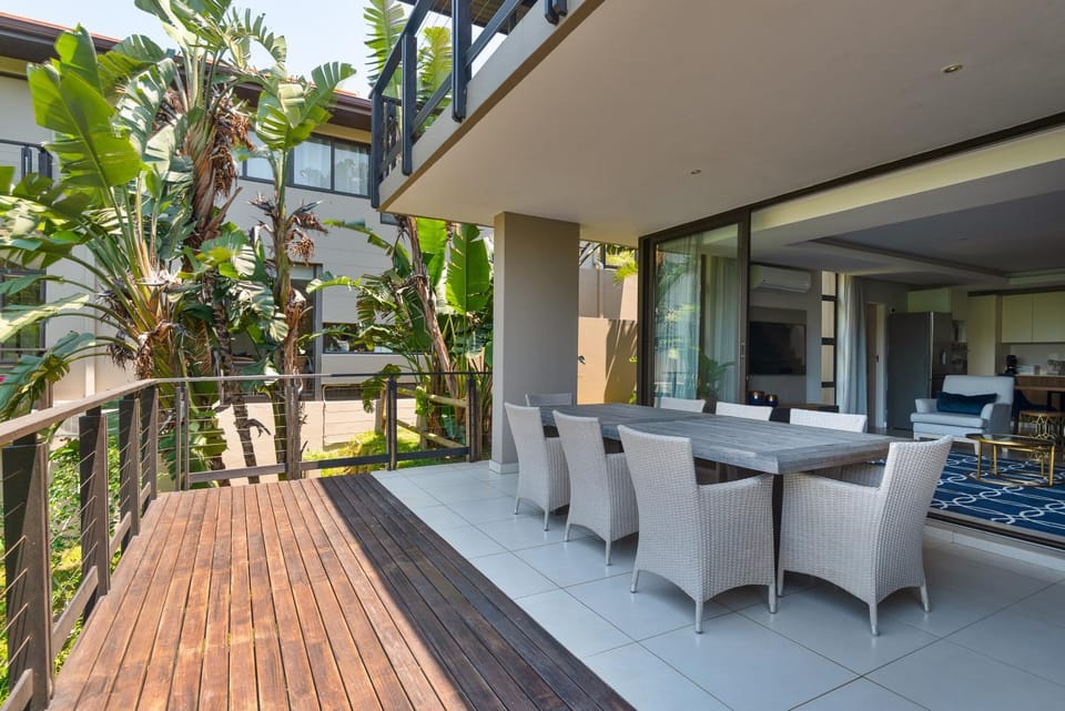 Patio, Lounge or bar