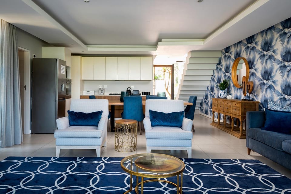 Kitchen or kitchenette, Lounge or bar
