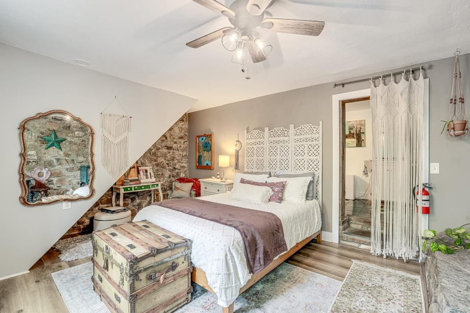 Charming Getaway < 1 Mi to Downtown Lambertville! Apartment in Lambertville