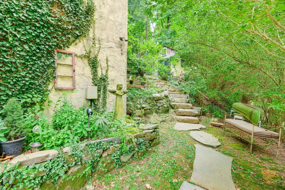Charming Getaway < 1 Mi to Downtown Lambertville! Apartment in Lambertville