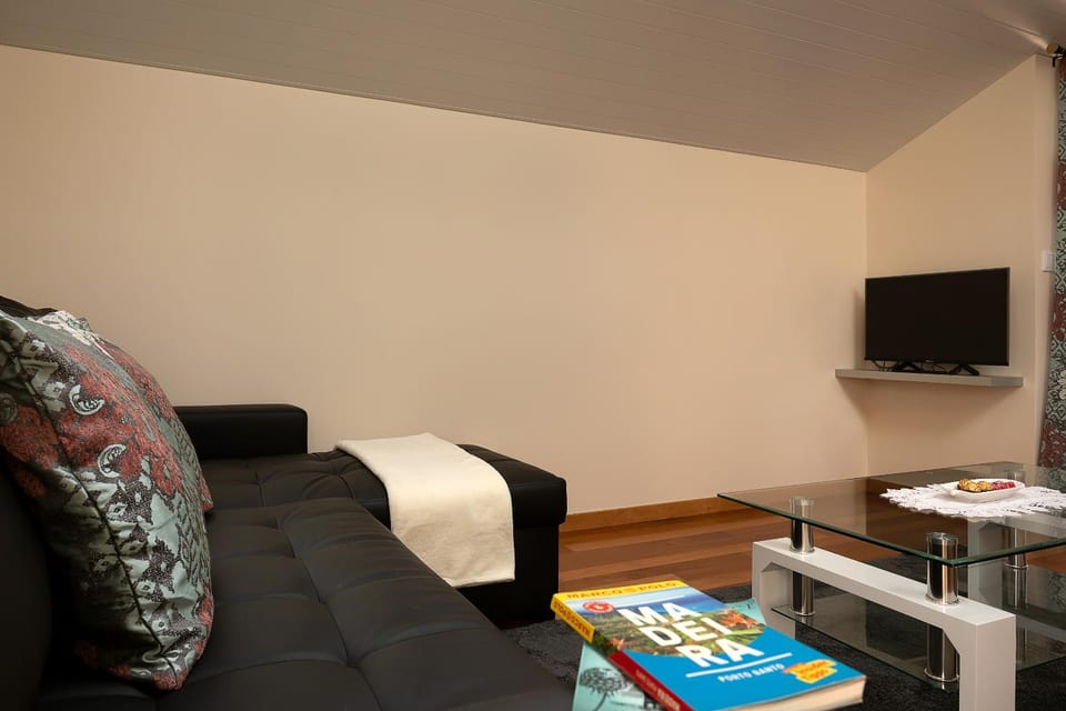 TV and multimedia, Living room, Photo of the whole room, Seating area