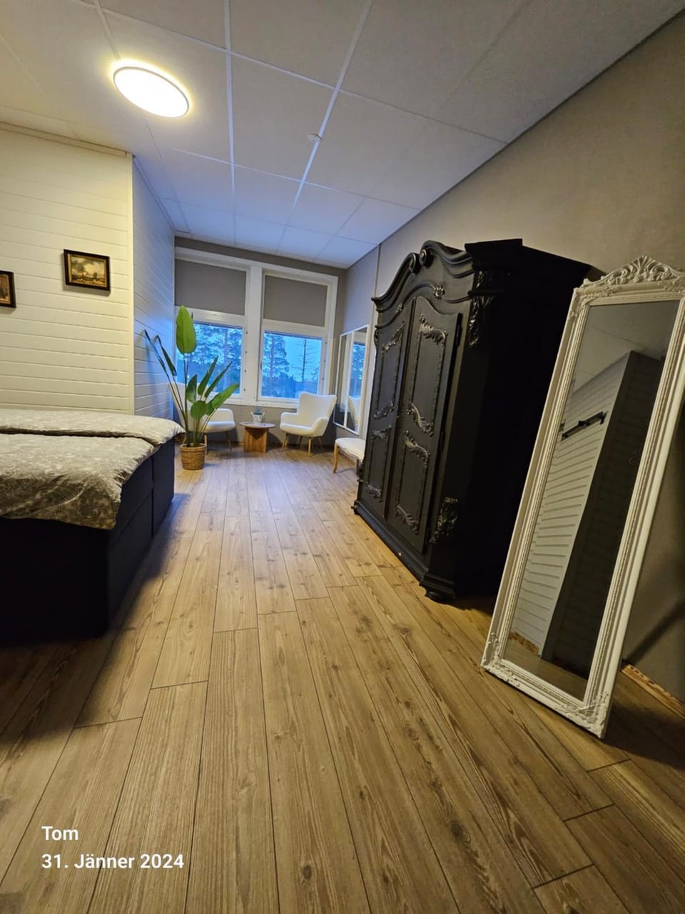 Bed, Photo of the whole room, wardrobe