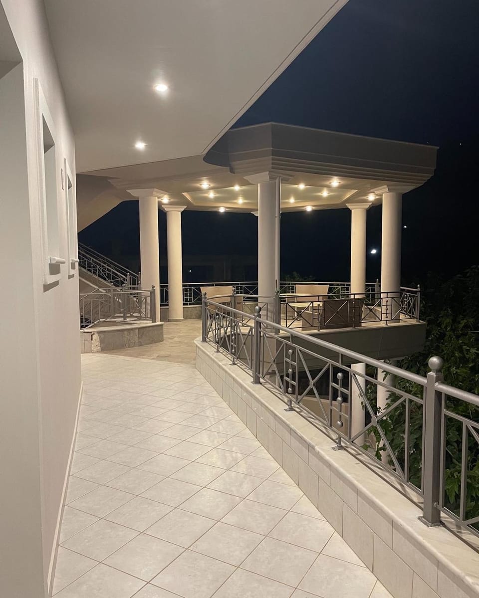 Property building, Internal: Not applicable to any particular room