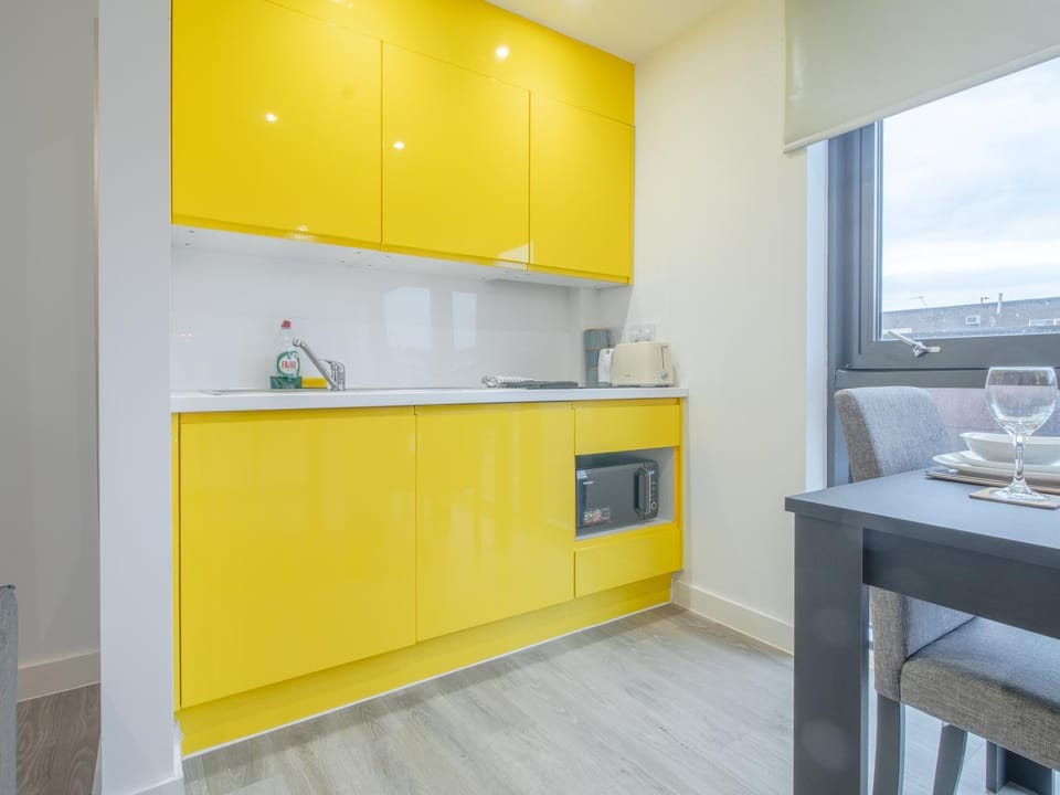Modern Studio Apartments Sheffield City Centre - Netflix, WiFi, Digital TV Apartment in Sheffield