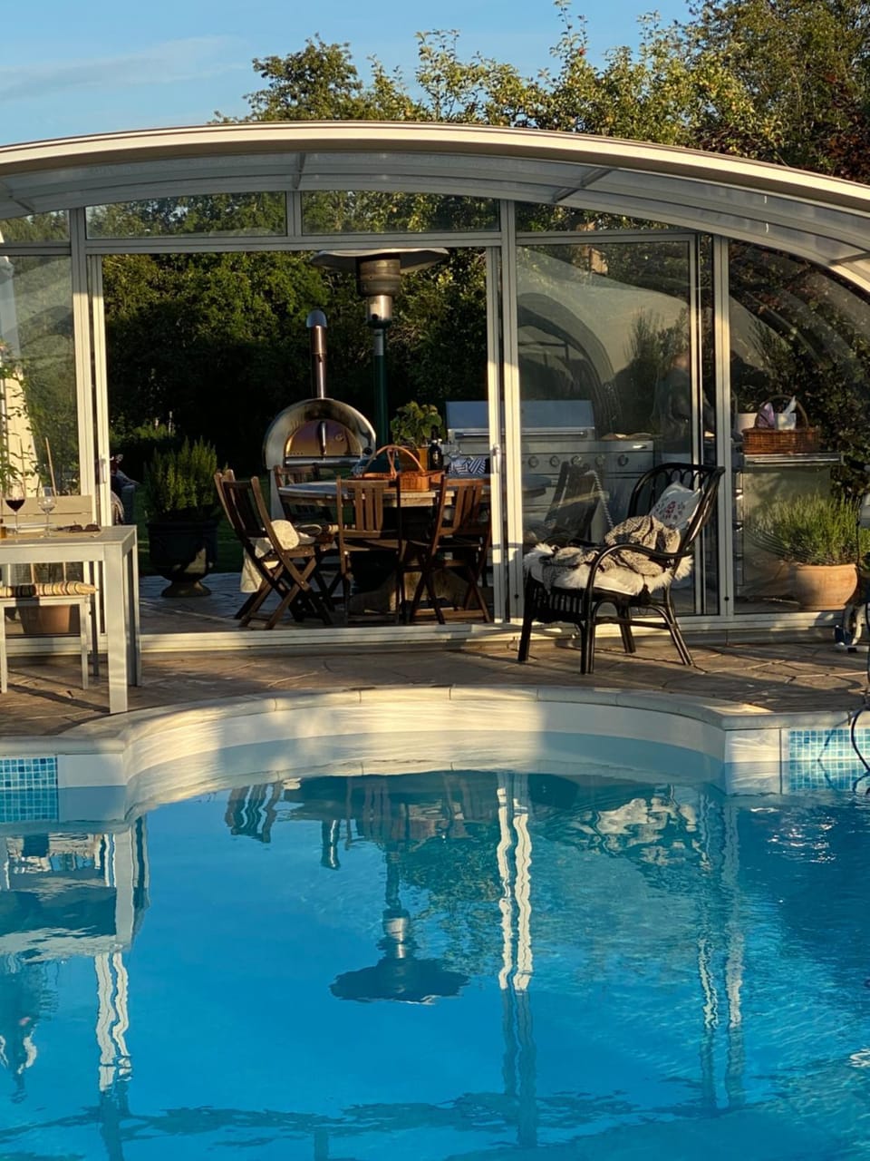 Swimming pool