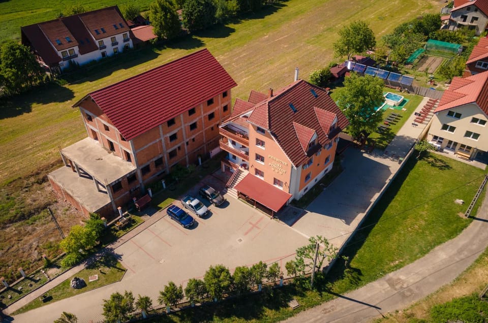Bird's eye view, Swimming pool