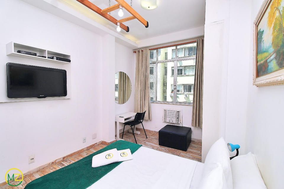 Studio for 4 people with sea view in Copacabana Apartment in Rio de Janeiro