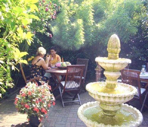 Day, Garden