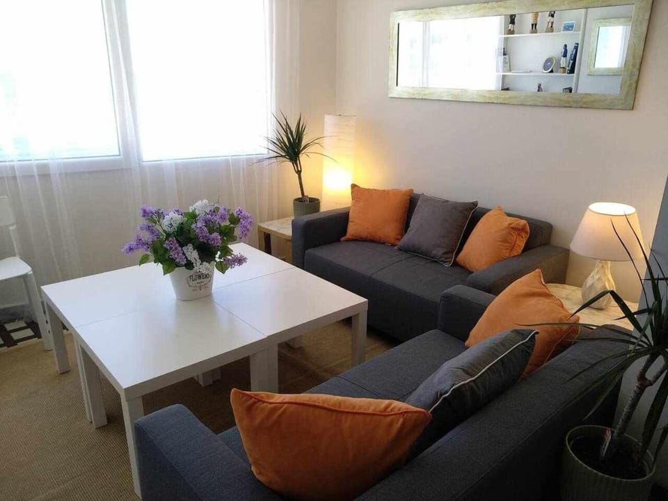 Living room, Lounge or bar