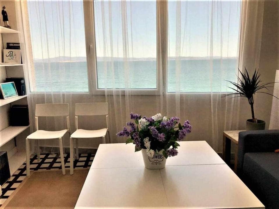 Lounge or bar, Sea view