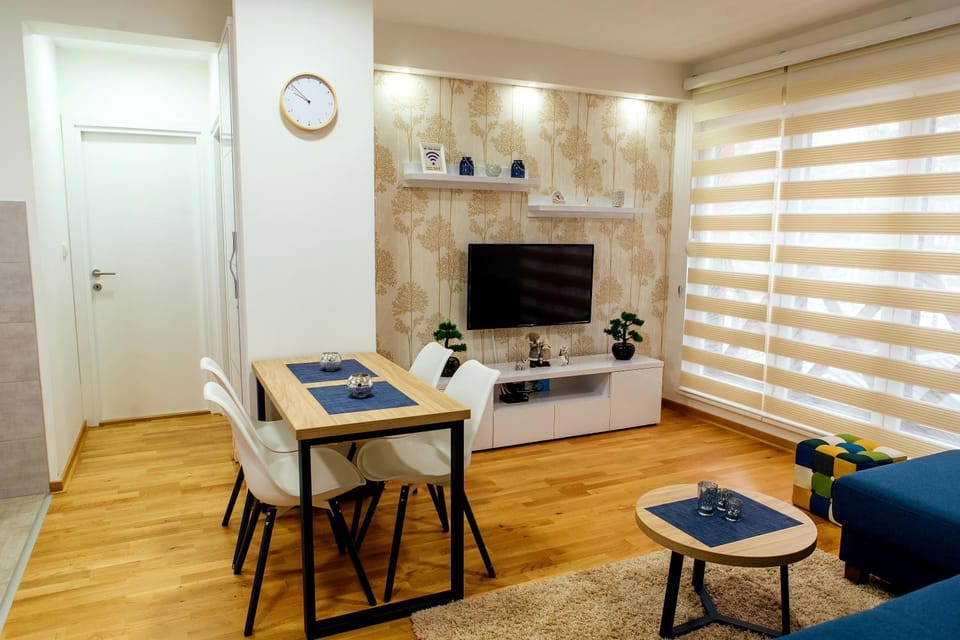 TV and multimedia, Living room, Dining area
