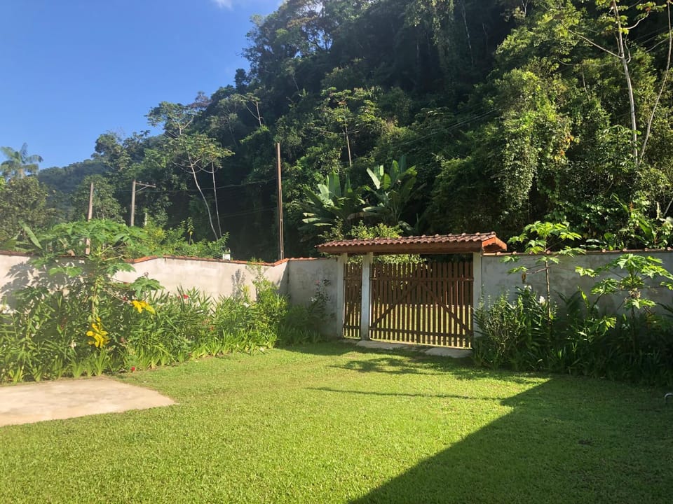 Casa Ampla e Confortável a 10 minutos Praia Ubatumirim Cambuca House in State of São Paulo