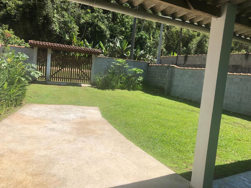 Casa Ampla e Confortável a 10 minutos Praia Ubatumirim Cambuca House in State of São Paulo