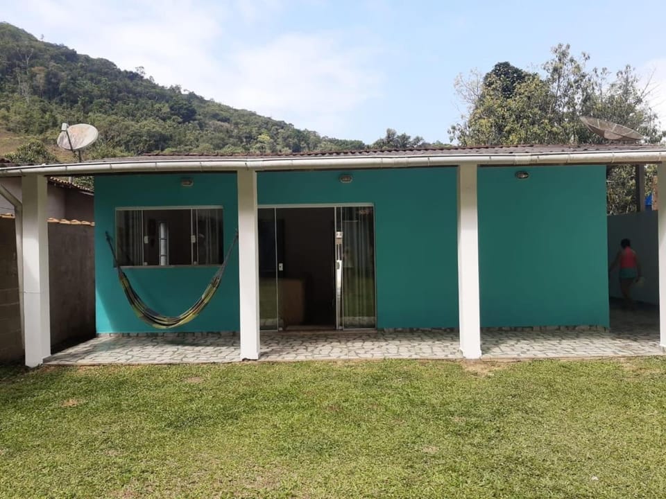 Casa Ampla e Confortável a 10 minutos Praia Ubatumirim Cambuca House in State of São Paulo