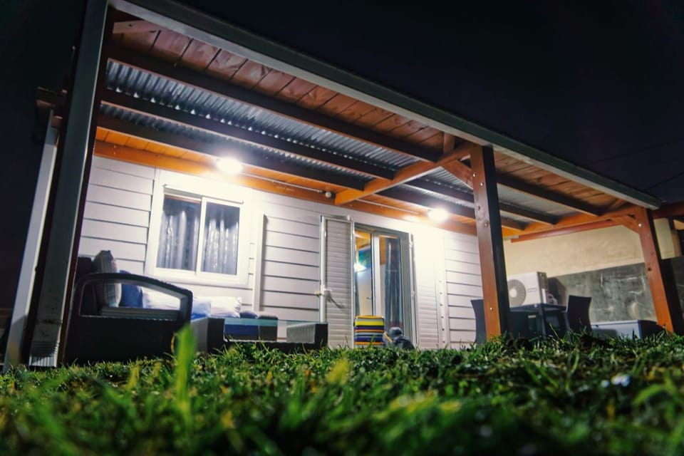 Patio, Facade/entrance