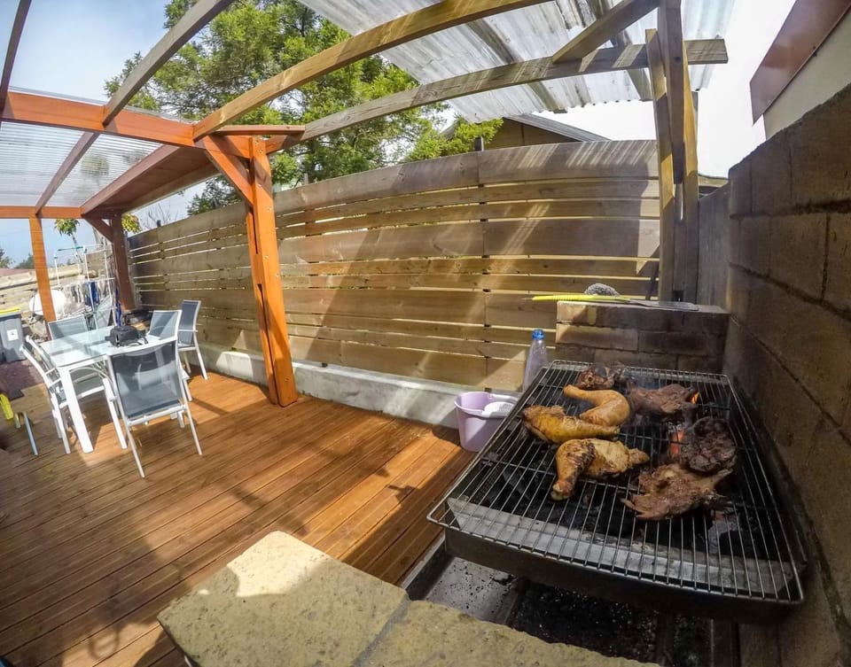Patio, BBQ facilities