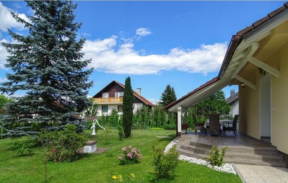 Apartmaji Čujež Apartment in Slovenia