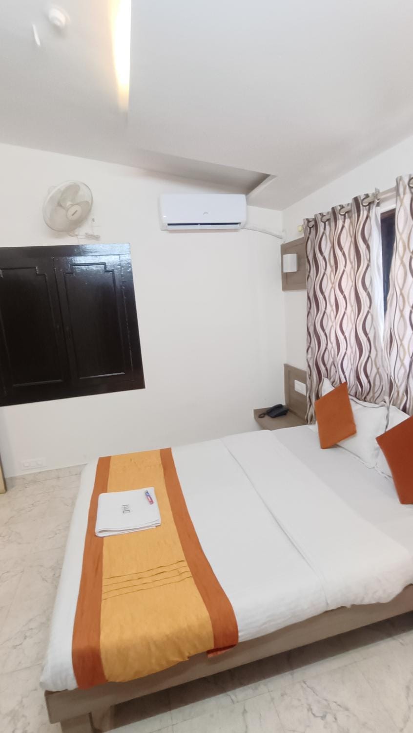 Bed, TV and multimedia, Photo of the whole room, Evening entertainment, Bedroom, air conditioner
