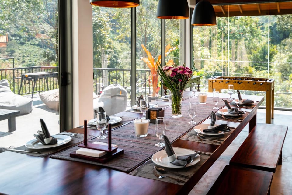 Restaurant/places to eat, Dining area