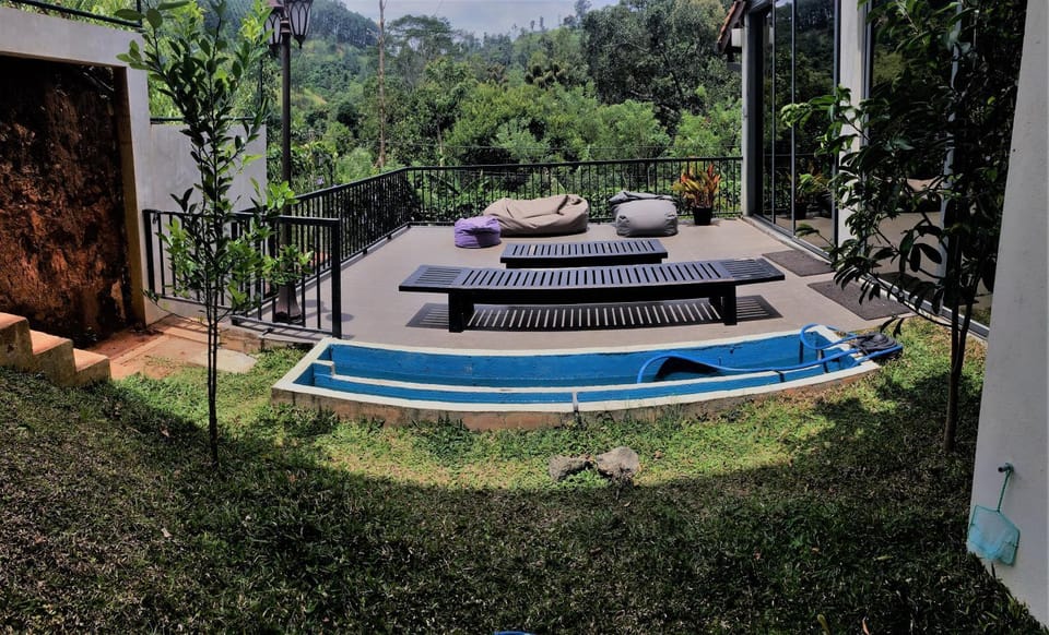 Day, Natural landscape, Garden, View (from property/room), Garden view, Mountain view