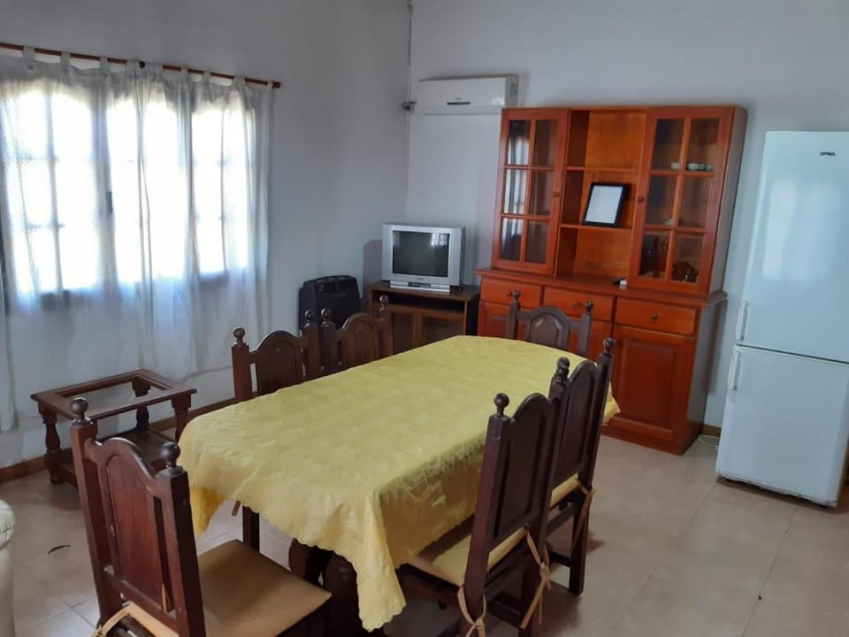 Hotel Mitre Chivilcoy. Casa en Rivadavia 900 House in Chivilcoy