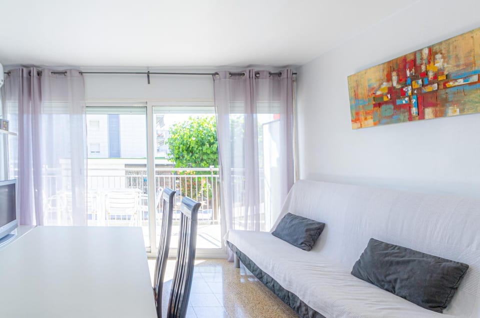 Residencial Costamar next Bcn, 50m beach with swimming pool Apartment in Maresme