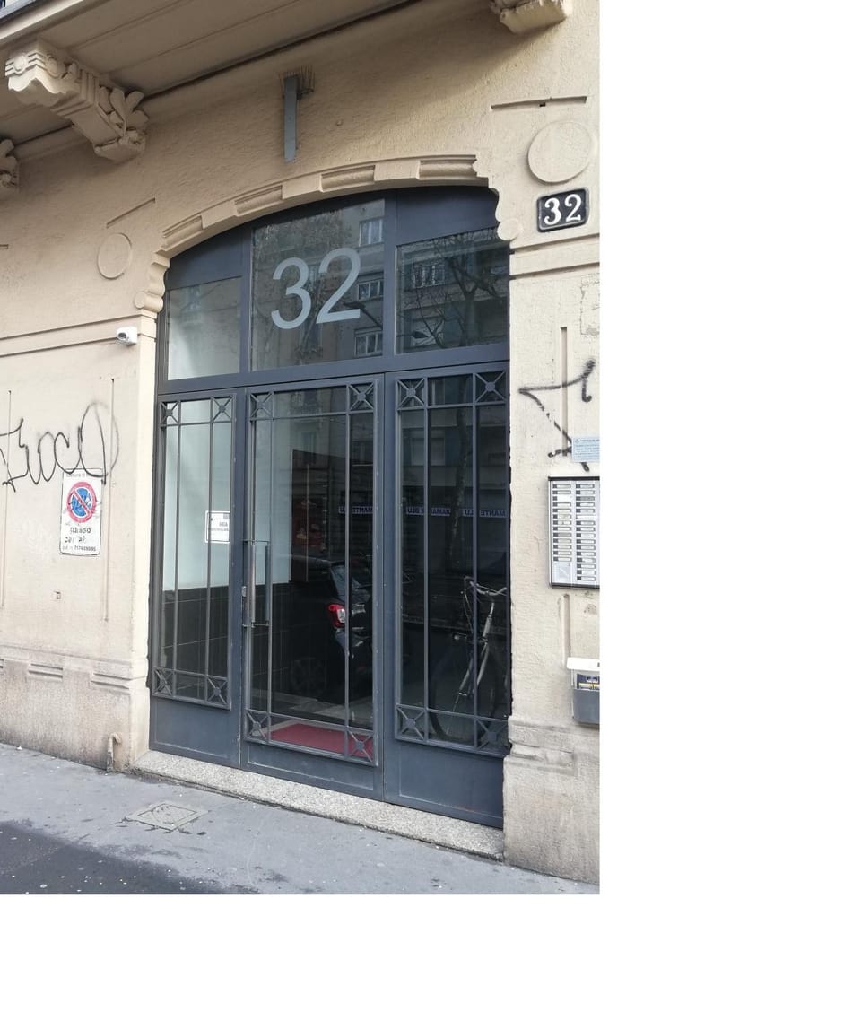 Property building, Facade/entrance