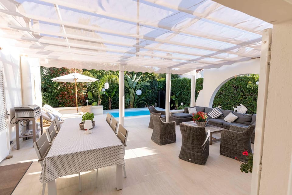 Le Cabanon Cap d Antibes 80 m de la plage Villa in Antibes