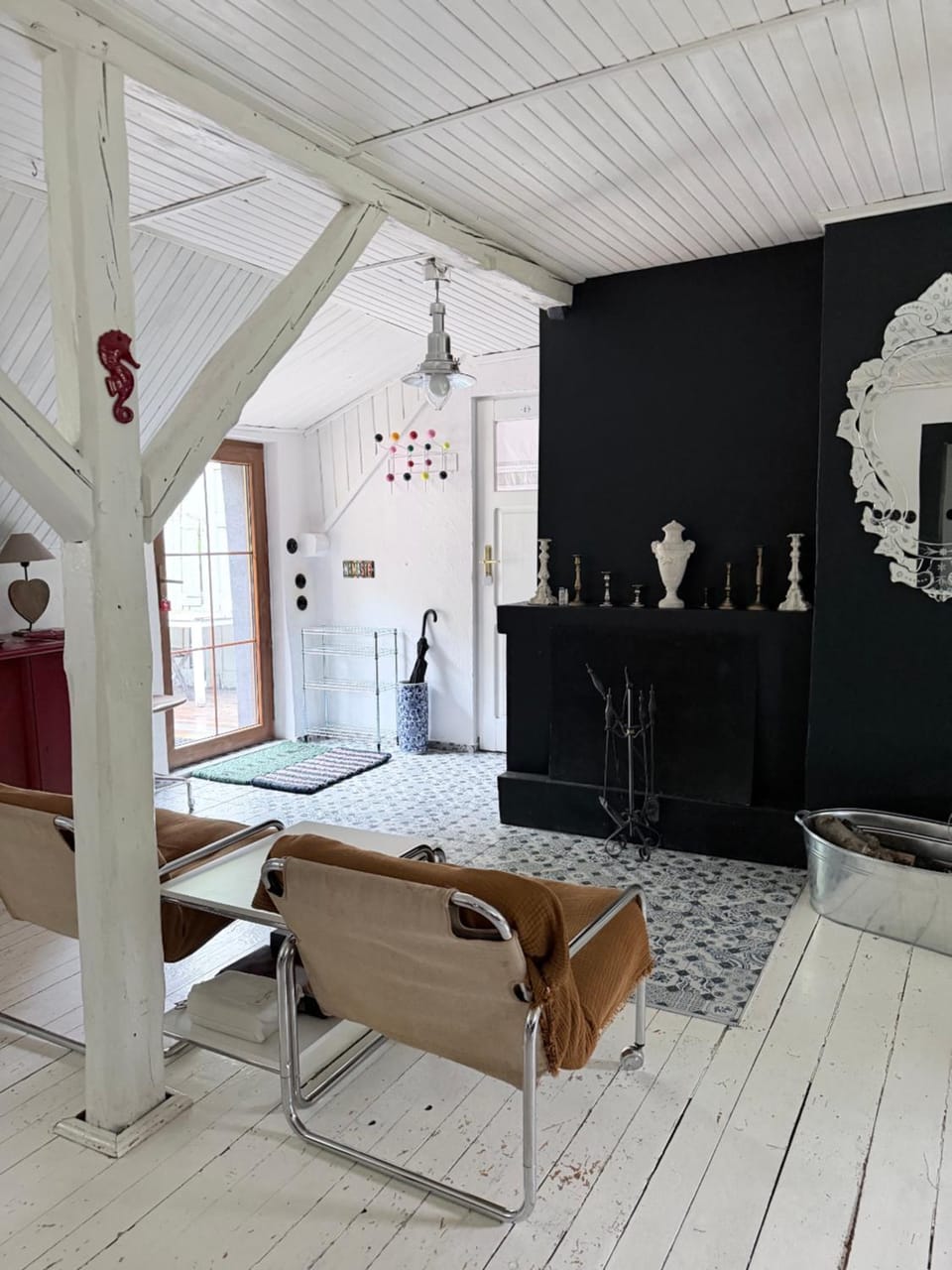 Kitchen or kitchenette, Living room, Seating area, fireplace