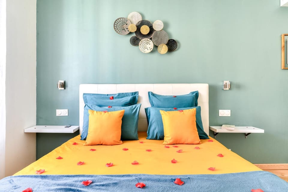 Bed, Photo of the whole room, Bedroom