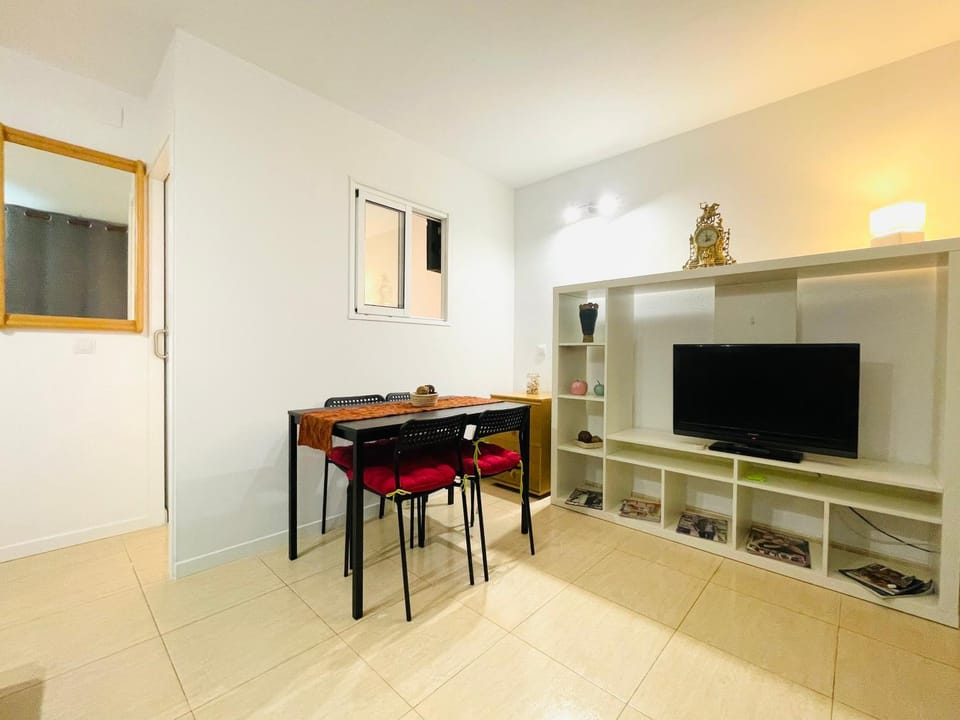Renovado apartamento en zona residencial a pasos del mar Apartment in Salou