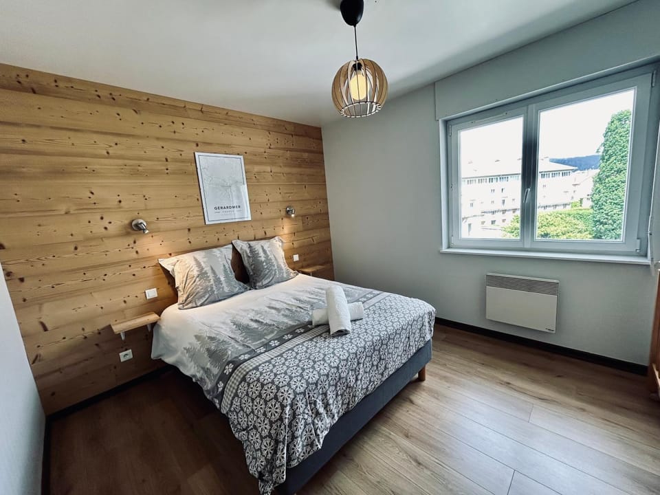 Photo of the whole room, Bedroom, concierge, storage
