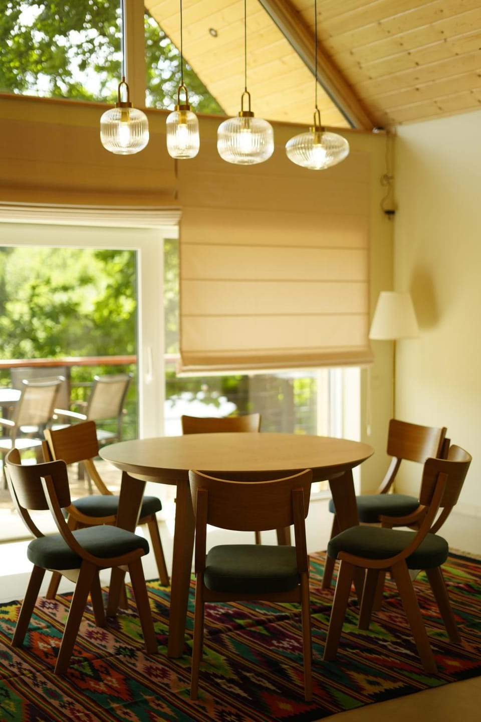Seating area, Dining area