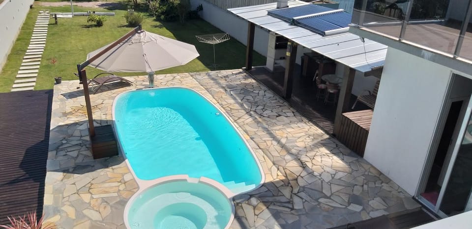 Casa com Piscina e Hidromassagem Montoski House in Porto Belo