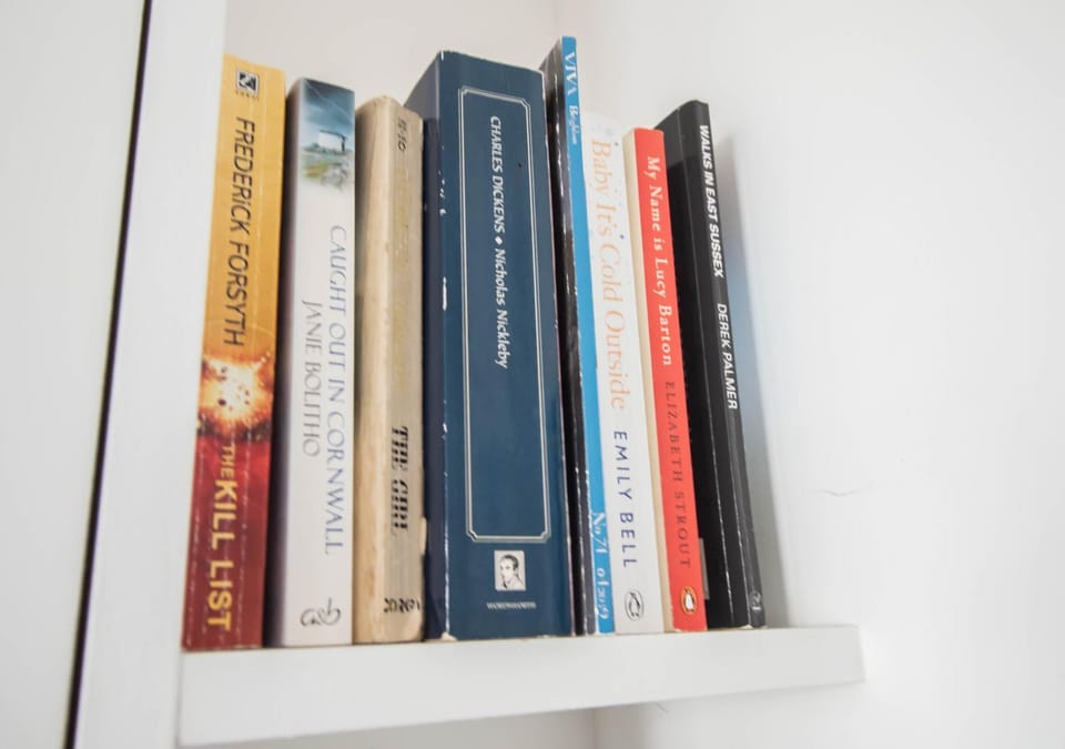 Pebbles Apartment By Air Premier Apartment in Seaford