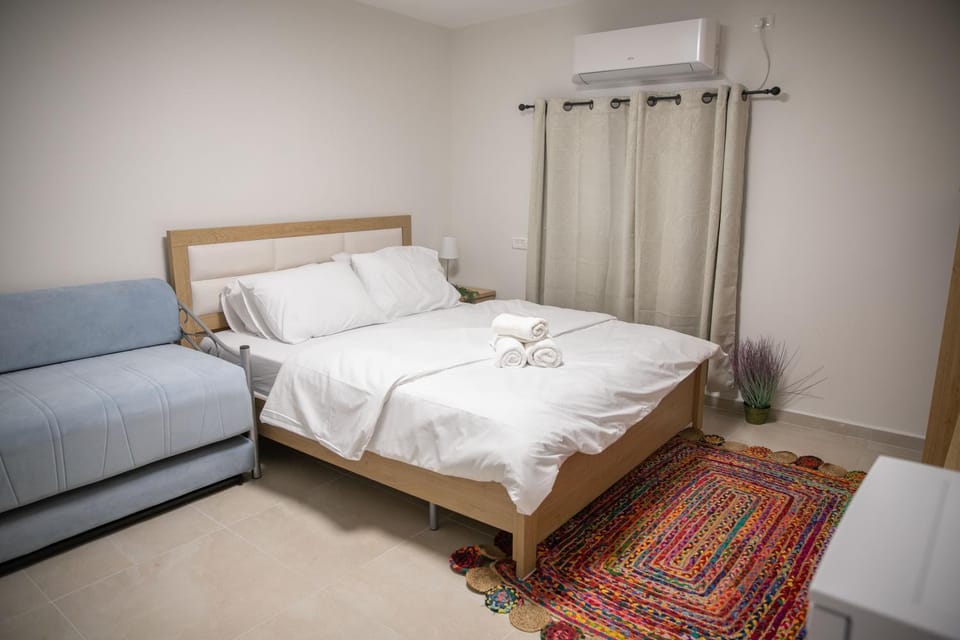 Adan - Suietes Bed and Breakfast in North District
