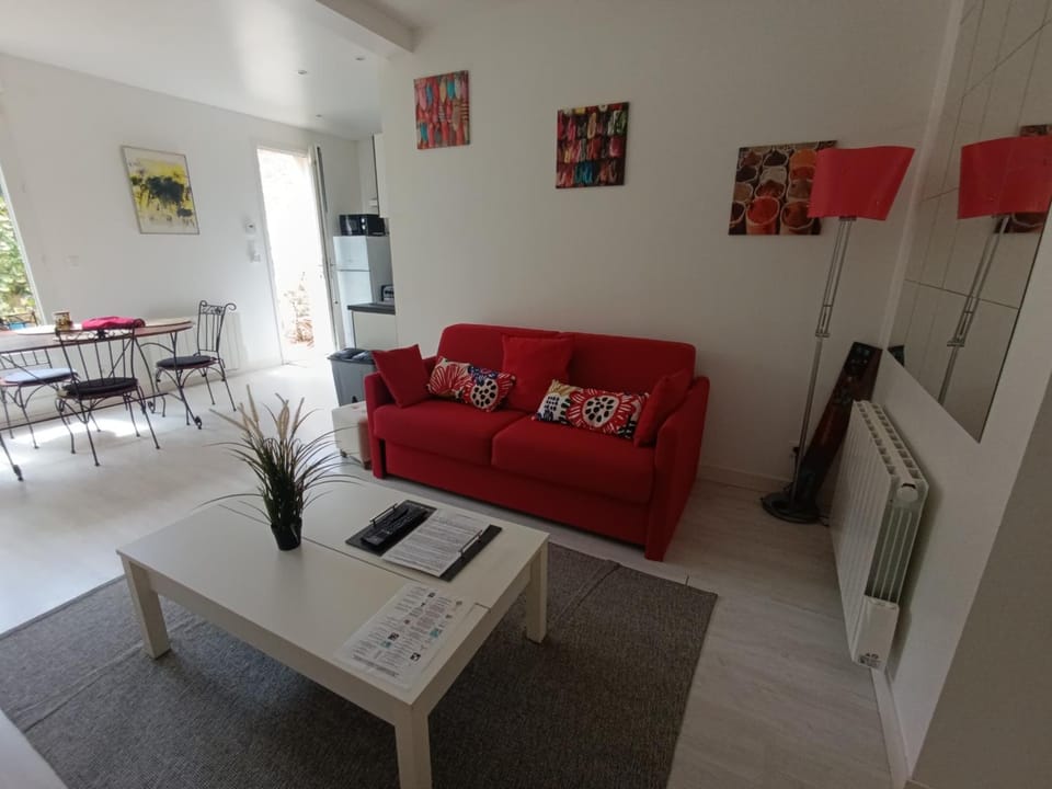 TY SAM Bretagne - Bel appartement maison RDC Terrasse T3-T4 proche plages et commerces Bed and Breakfast in Brittany