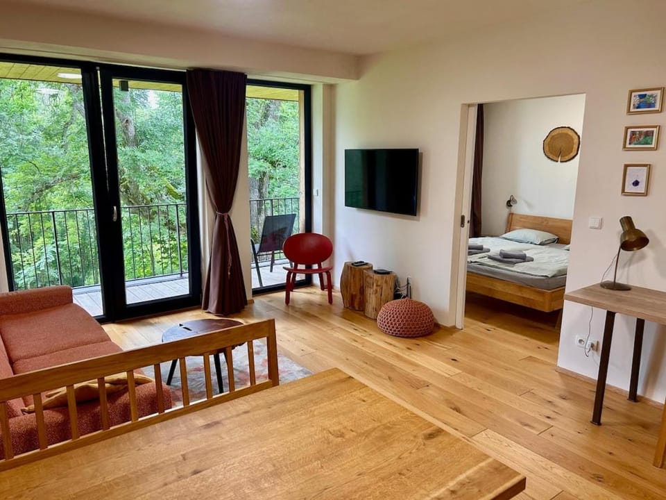 Communal lounge/ TV room, TV and multimedia, Living room, Photo of the whole room, Seating area, Dining area, Bedroom