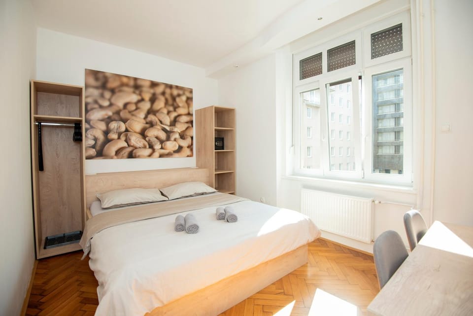 Bed, Photo of the whole room, Bedroom, safe, towels, wardrobe