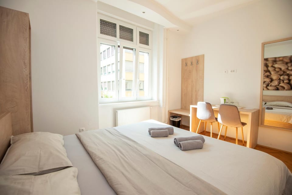 Bed, Photo of the whole room, Seating area, Bedroom, towels