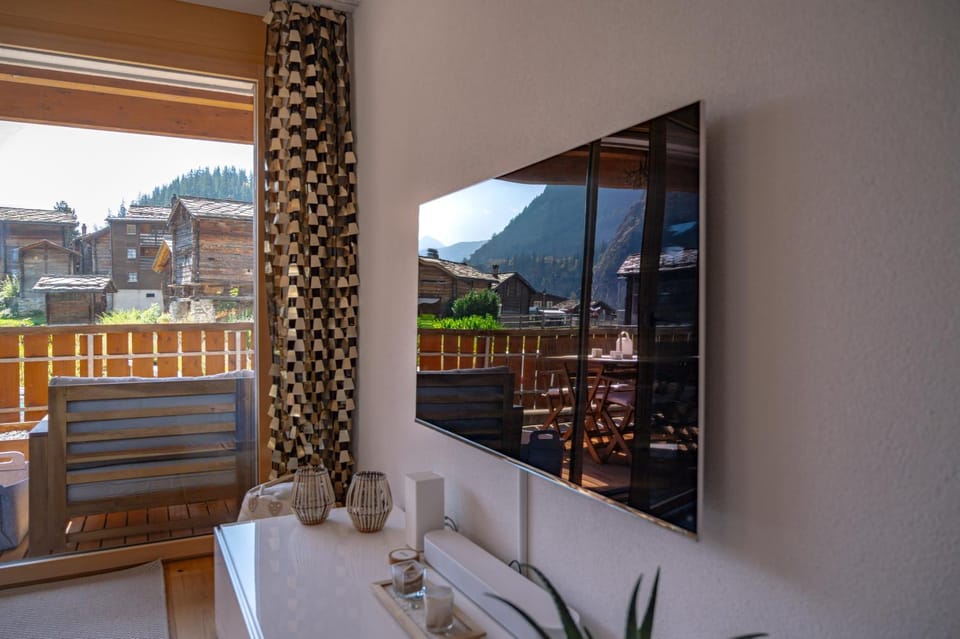 Natural landscape, TV and multimedia, View (from property/room), Balcony/Terrace, Evening entertainment