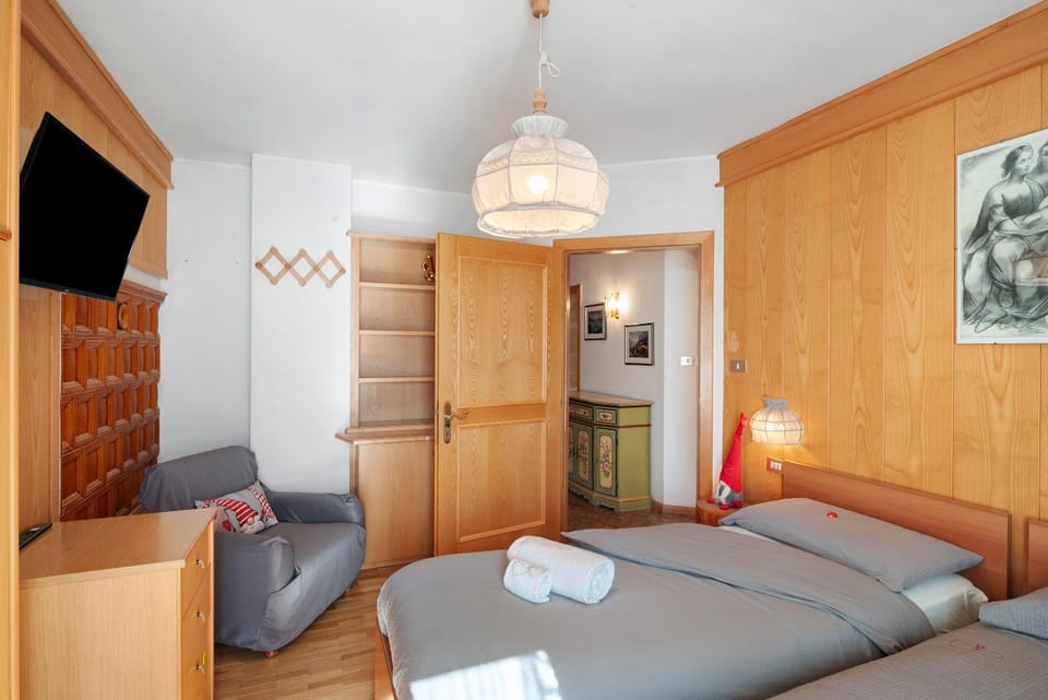 Property building, Living room, Bedroom