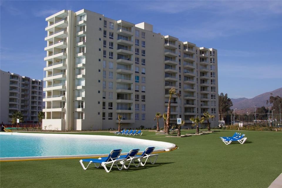 Property building, Swimming pool, Swimming pool
