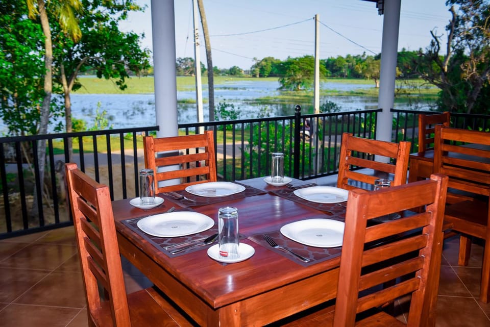 Restaurant/places to eat, Dining area