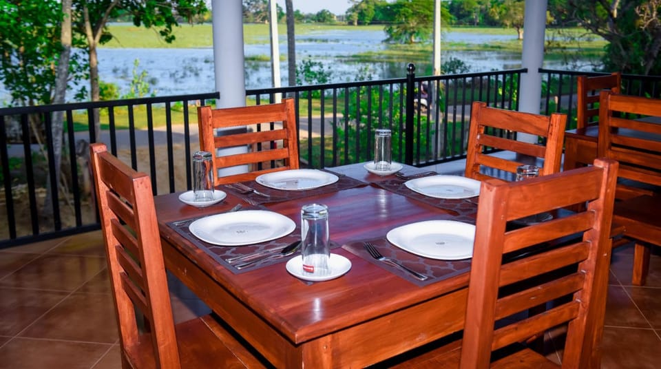 Restaurant/places to eat, Dining area, Breakfast