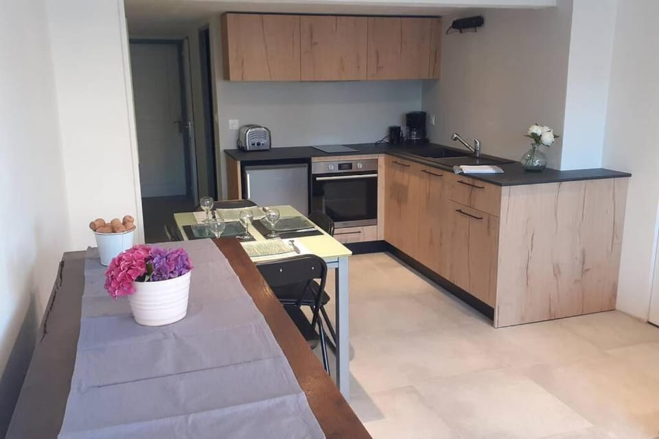 Logement entier 4 personnes Villefranche sur Saone Apartment in Villefranche-sur-Saone