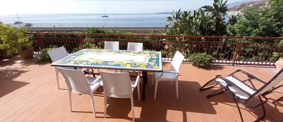 WHITE LOTUS Apartment Apartment in Taormina
